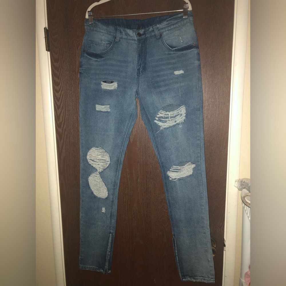 Young & Reckless destroyed jeans size 32
